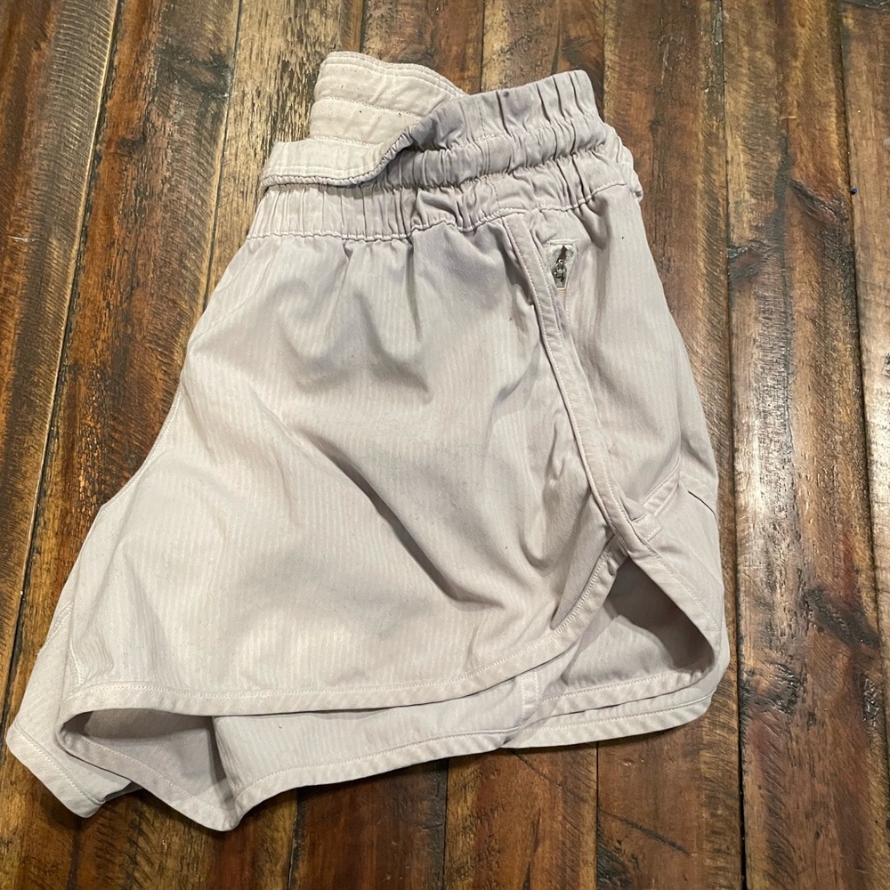 Lululemon Tracker LR V 4”